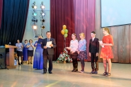 Владислав Изотов вручил подарки лучшим дворовым клубам города