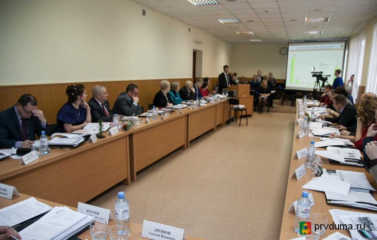 В Первоуральске состоялось последнее в 2014 году заседание Думы