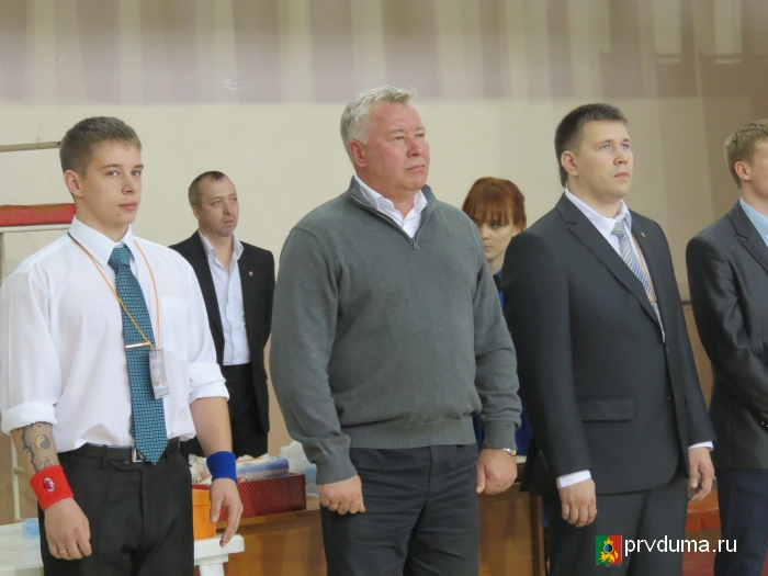 Эдуард Вольхин приветствовал в Первоуральске юных спортсменов из 10 городов Свердловской области