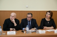 Депутаты, журналисты и эксперты обсудили проект бюджета