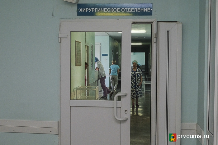 Замминистра здравоохранения и депутаты побывали в больницах Первоуральска