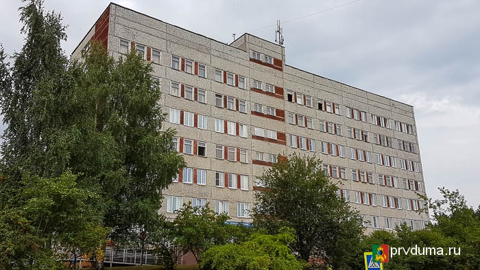 Министр здравоохранения оценил ход ремонтных работ в городской больнице Первоуральска