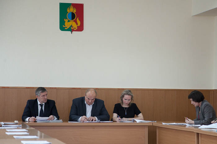 Николай Козлов провел совещание, посвященное реализации Указов Президента