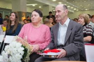 Депутаты вручили знаки отличия «Материнская доблесть» и «Совет да любовь»