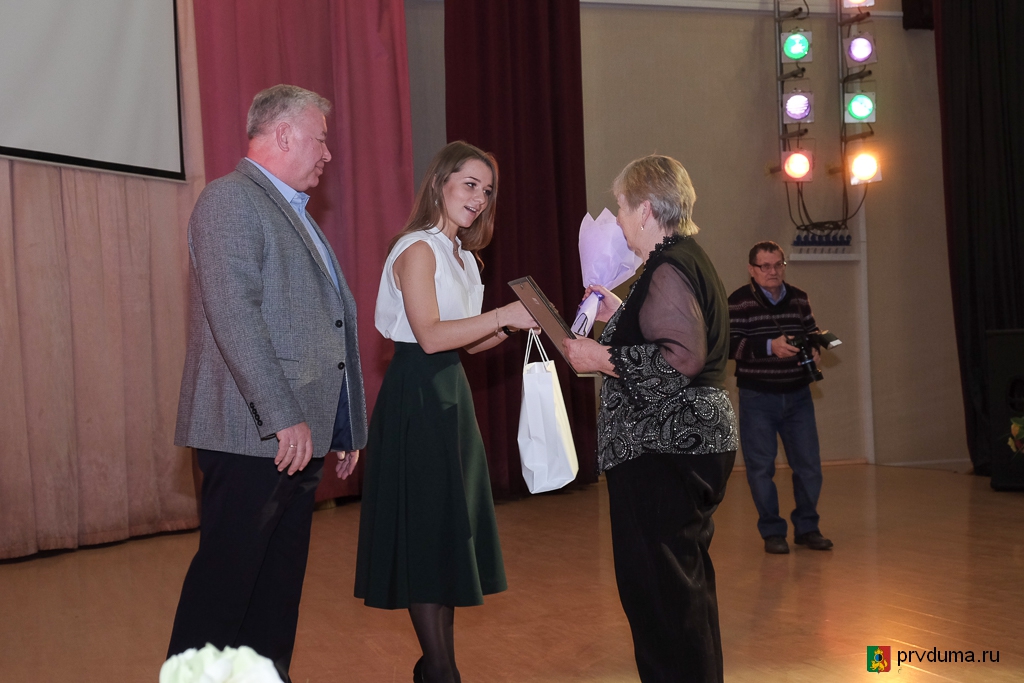 Эдуард Вольхин приветствовал участников торжества, посвященного дню инвалидов