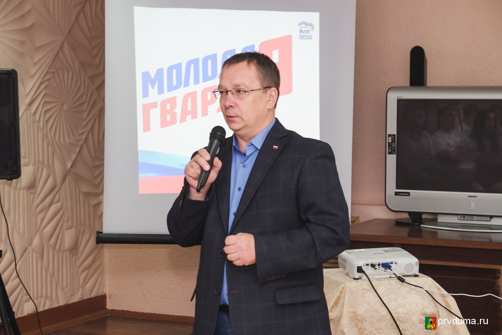 Депутаты обсудили развитие Первоуральска со школьниками и студентами