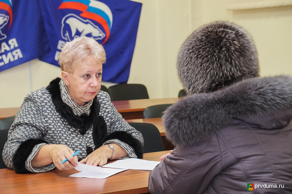 Глава Первоуральска и депутаты провели прием граждан