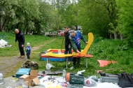 Светлана Титова установила детскую площадку на Емлина