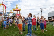 Николай Козлов организовал праздник для детей Билимбая