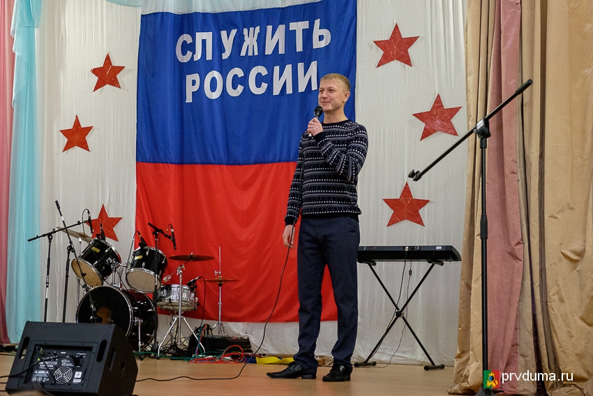 Станислав Ведерников принял участие в праздновании Дня призывника