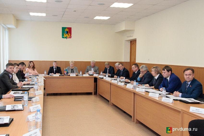 Итоги работы Счетной палаты депутаты обсудили на комитетах