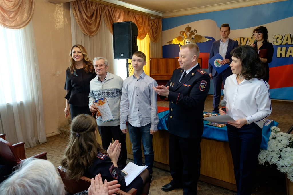 Наталья Воробьева поздравила юных инспекторов движения