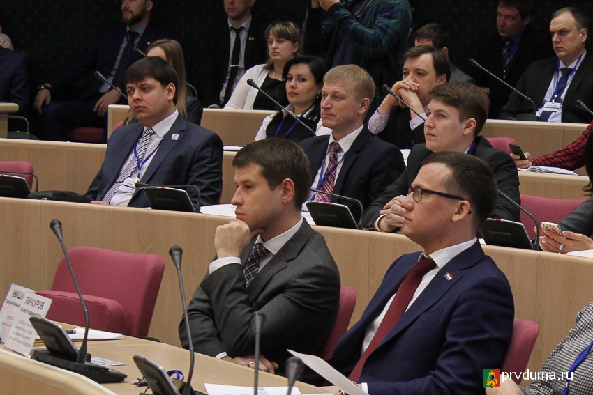 Станислав Ведерников: «Вопросам молодежи и молодежной политики - особое внимание»