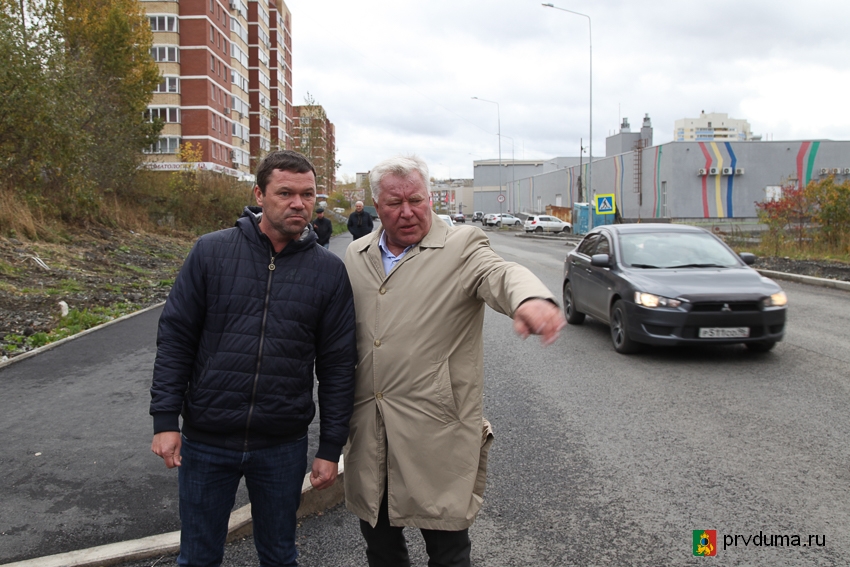 Эдуард Вольхин высказал претензии подрядчику за качество дорог