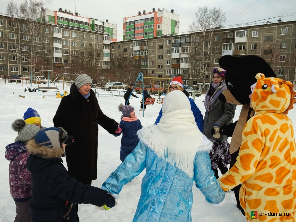 Галина Селькова: «На новогоднем празднике двора зажгли и дети, и взрослые»