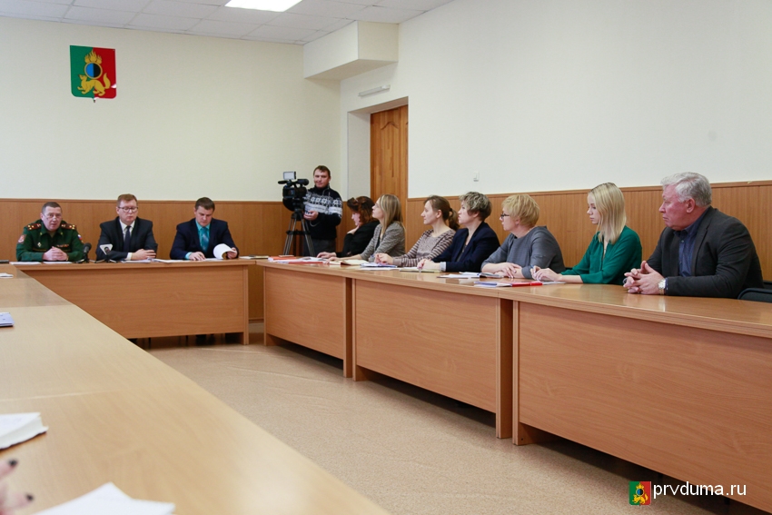 Эдуард Вольхин принял участие в заседании призывной комиссии