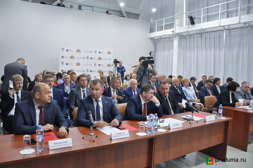 Первоуральские депутаты приняли участие в выездном заседании Правительства Свердловской области